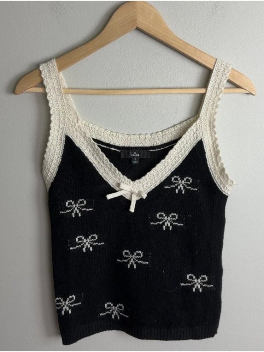 Lulus Knit Tank Top Black White Bow Pattern Crochet Trim Sweater Size Small Wm’s